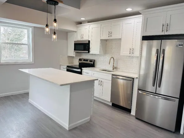 115 Luciani Rd, Woodbridge, CT 06525