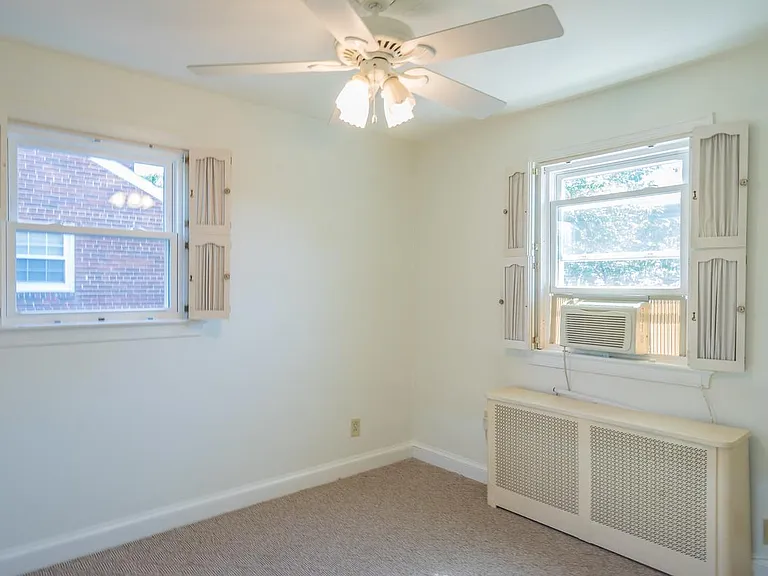 202 S Courthouse Rd — Photo 19