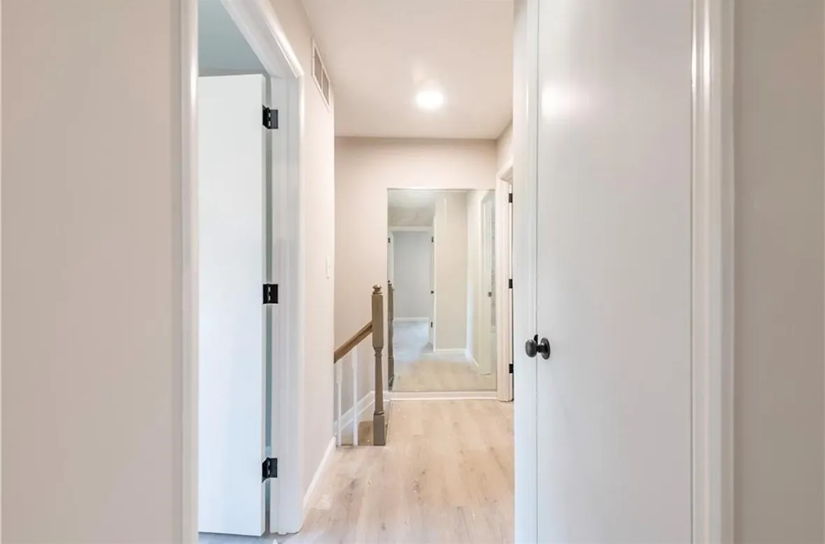 2 bed, 882 sqft, $1,900 — Photo 1