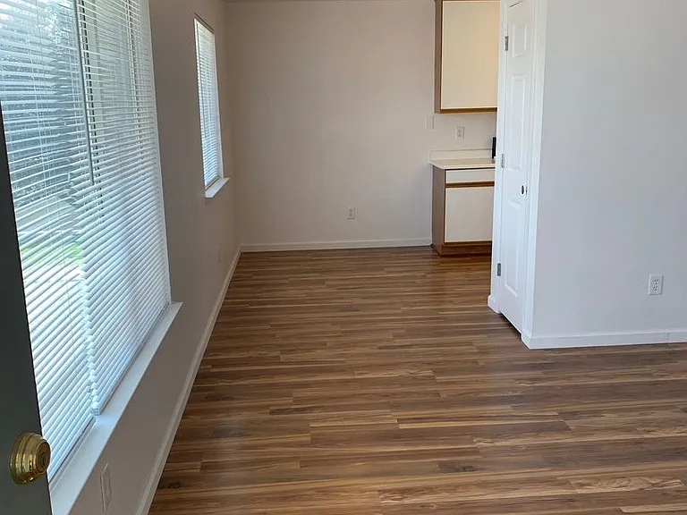 Peppertree Apartments — Photo 4