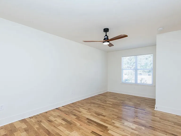 671 Lessman Ln #671 — Photo 10