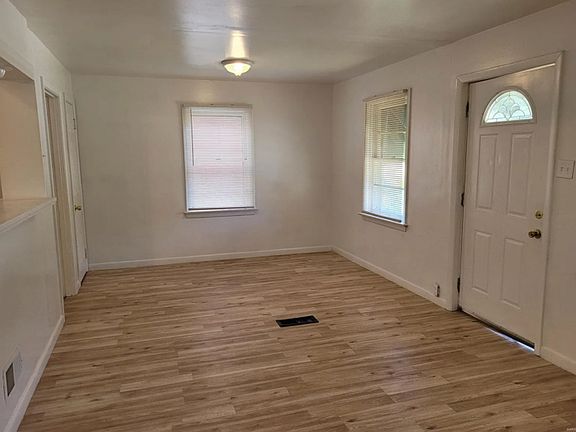 3rd image of 5542 Era Ave
