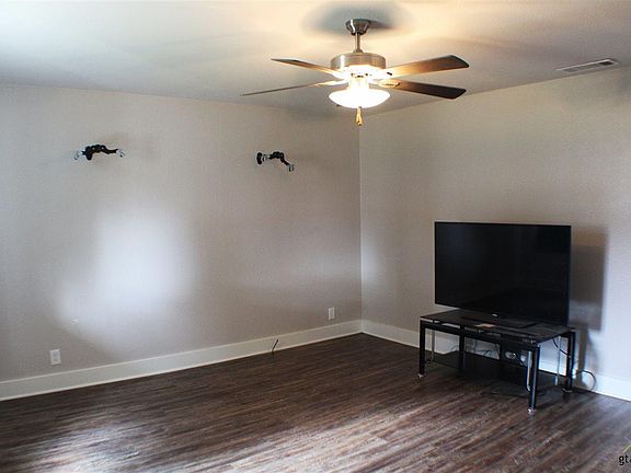 2nd image of 1211 Woodlark Dr
