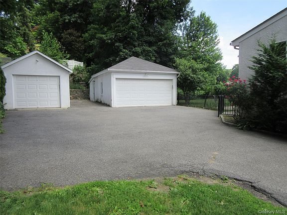 3rd image of 7 Meadow Ln #1