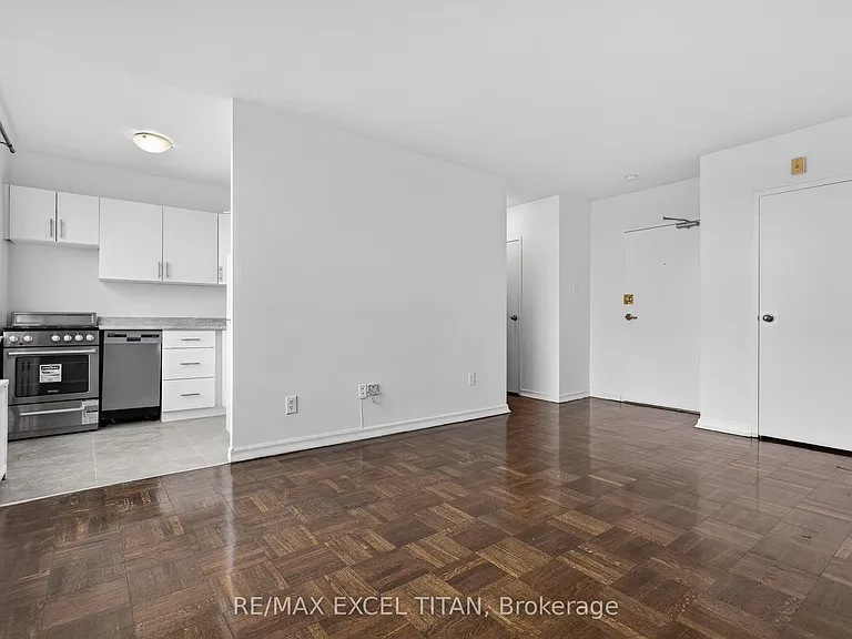 2515 Eglinton Ave W #302 — Photo 4