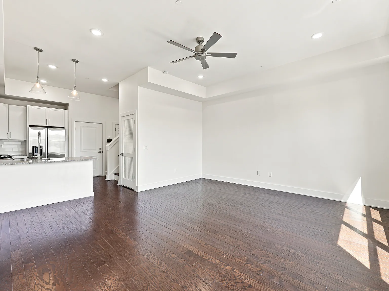 2 bed, 1218 sqft, $1,950 — Photo 4