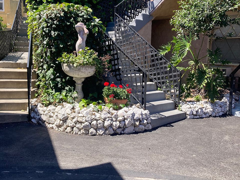 1st image of 3935 Vineland Ave APT 2