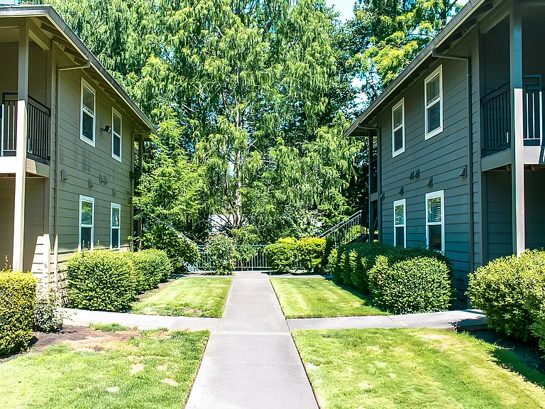 Courtside Apartments — Photo 14
