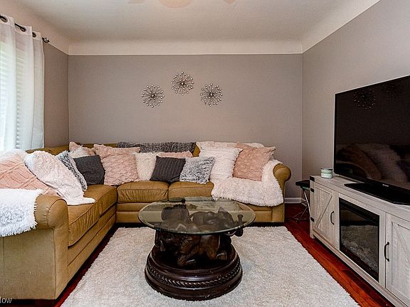 3rd image of 21004 Morris Dr