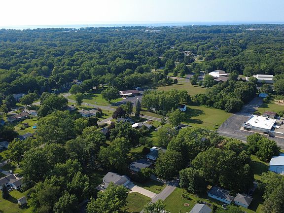 2nd image of 3350 Maple Ln