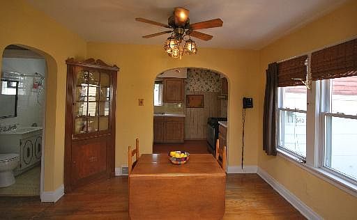 5th image of 9640 Merton Ave