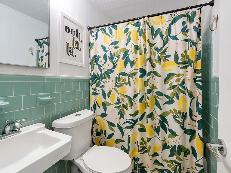 719 Mercer Cir — Photo 18