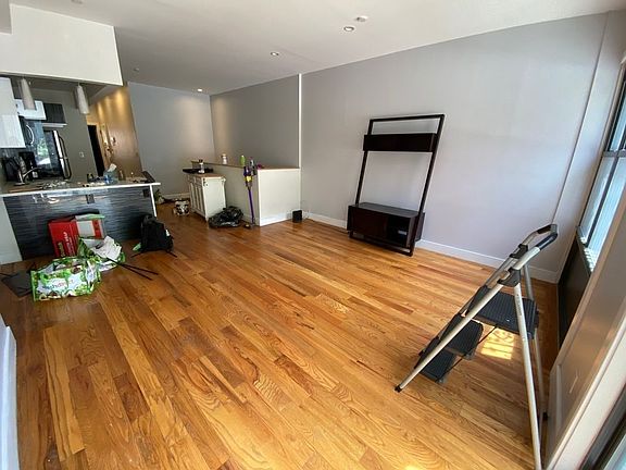 3rd image of 162 W 120th St #1A