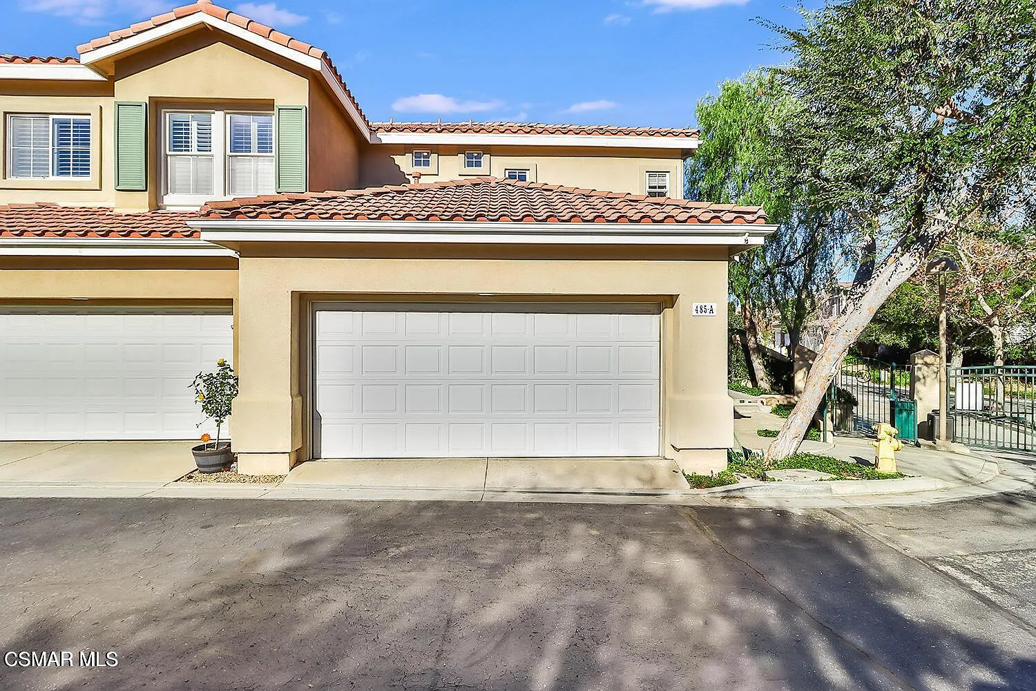 3 bed, 3.0 bath, 1672 sqft, $3,700 — Photo 1