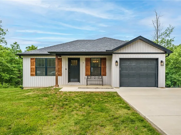 8 Grantham Dr, Bella Vista, AR 72714