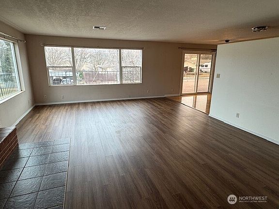 5th image of 1197 3rd Avenue N