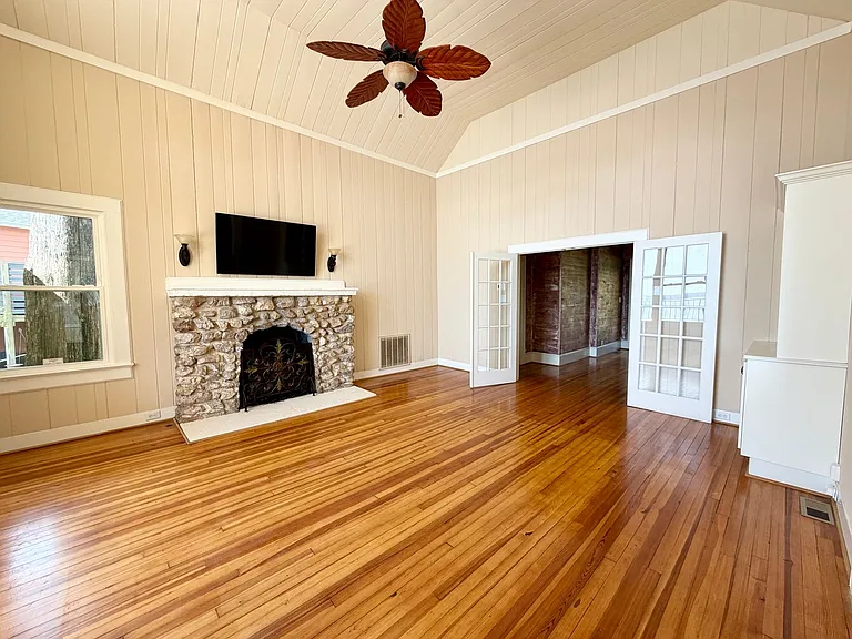 321 Cove View Ct — Photo 6