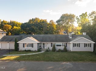 17 Bayley Blvd, Hudson, NY 12534