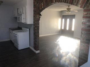 16082 Live Oak St, Hesperia, CA 92345