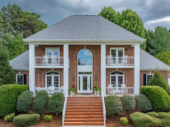 468 Claude Simmons Rd, Johnson City, TN 37604