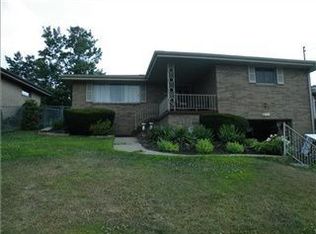 106 Cedarbrook Dr, Pittsburgh, PA 15220