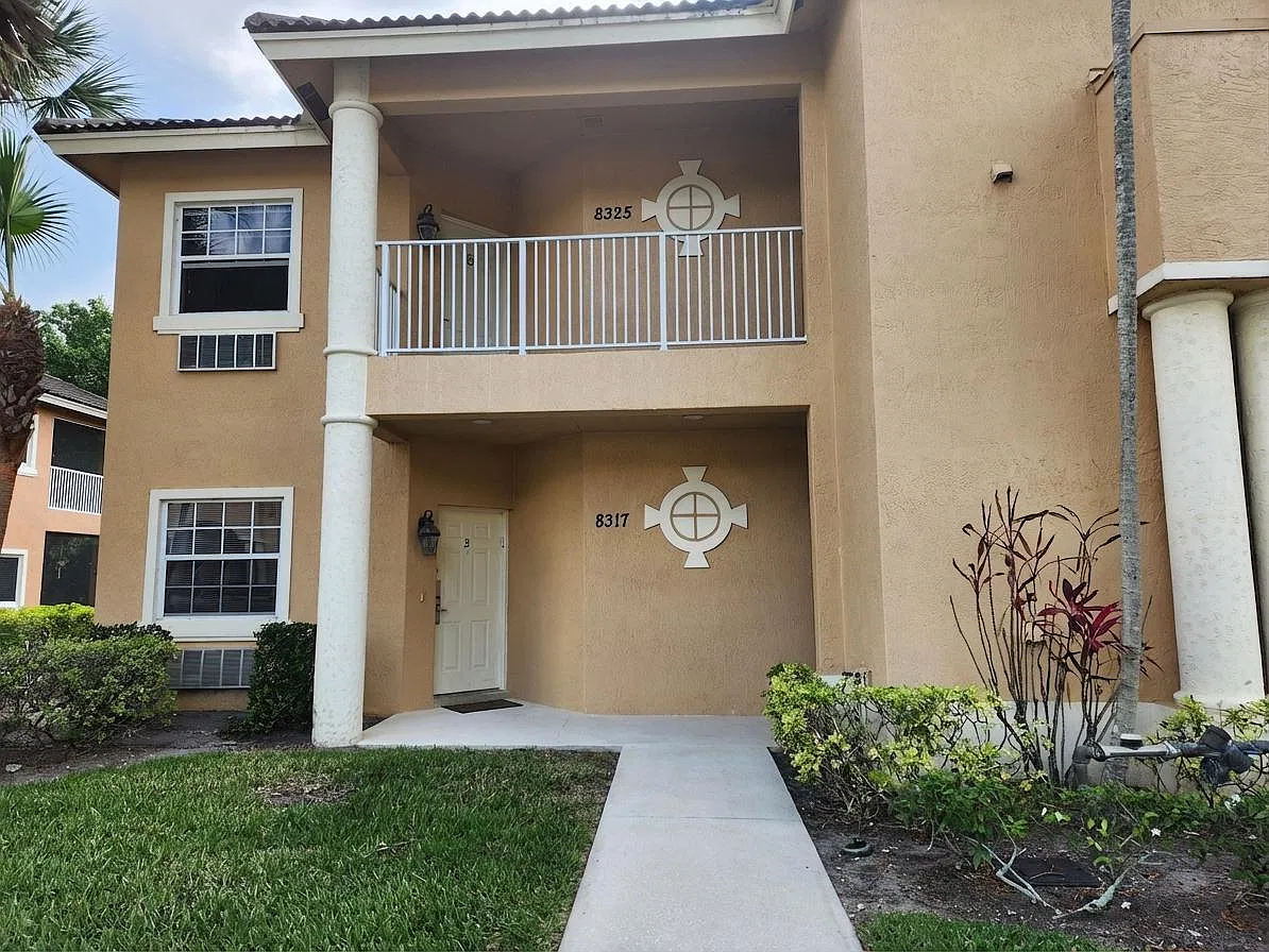 1 bed, 1.5 bath, 900 sqft, $1,795 — Photo 3