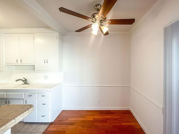 3rd image of 923 9th St #8