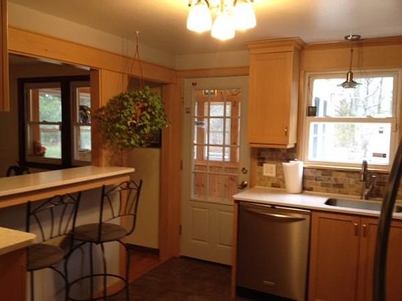 4th image of 28 Kotlik St