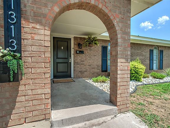 4th image of 1313 Keystone Ln