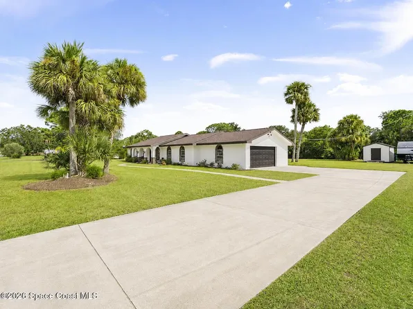 5215 Pina Vista Dr, Melbourne, FL 32934