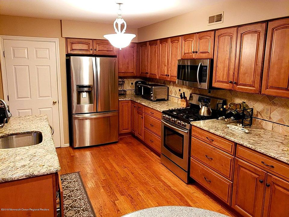 1st image of 3402 Equestrian Way
