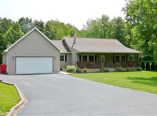 9815 E Rustic Dr, Demotte, IN 46310