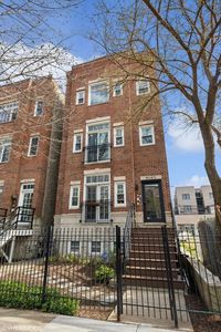 1645 W Wolfram St #2, Chicago, IL, 60657