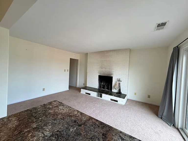 319 Harvest Dr — Photo 13