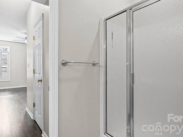 125 Forest Ridge Rd — Photo 13