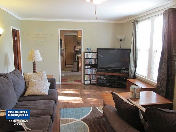 2nd image of 1405 S Park St
