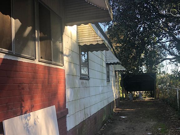 3rd image of 2321 Bailey Dr