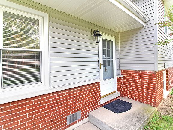 2nd image of 22W370 Birchwood Dr