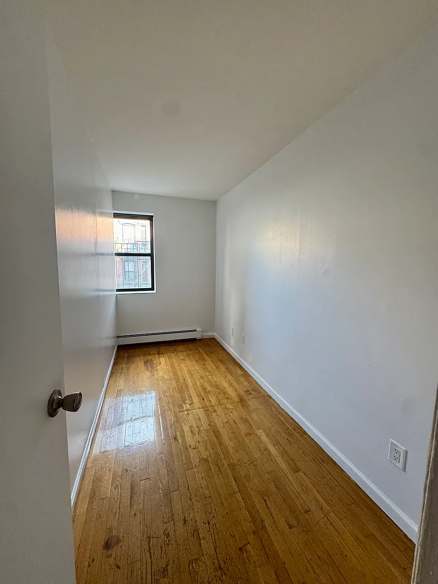 Building Photo - 25 Orchard St #401