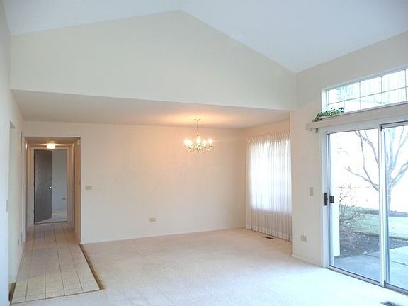 3rd image of 1702 Fairfax Cir W