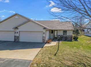N1836 Reimer Ct, Greenville, WI 54942