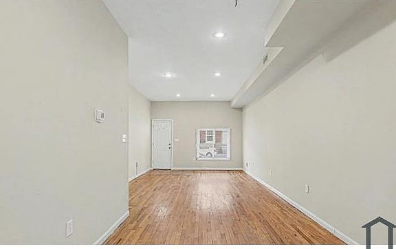 4th image of 3418 E Baltimore St