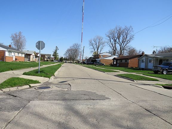 4th image of 21347 Majestic Ave