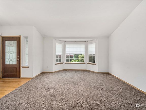 4th image of 8915 174th Street Ct E