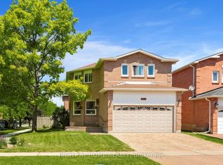 138 Atkins Cir, Brampton, ON L6X4E7