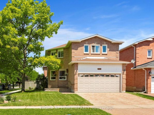 138 Atkins Cir, Brampton, ON L6X 4E7