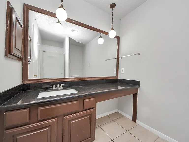 1911 Hammerwood Dr — Photo 30