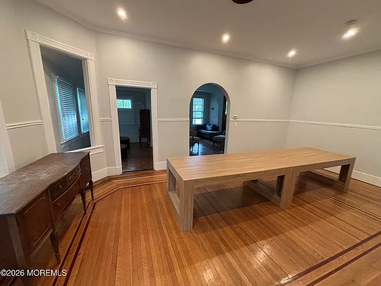 64 Hollywood Ave — Photo 8