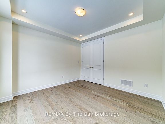 4th image of 182 Mapleside Dr