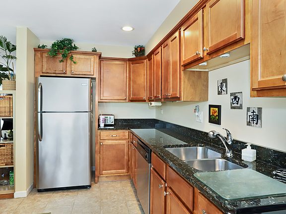 5th image of 7019 W Medill Ave APT 2W